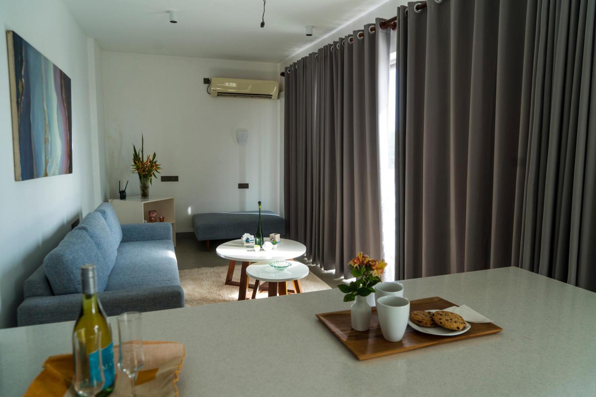 Four Petals Inn Colombo Extérieur photo