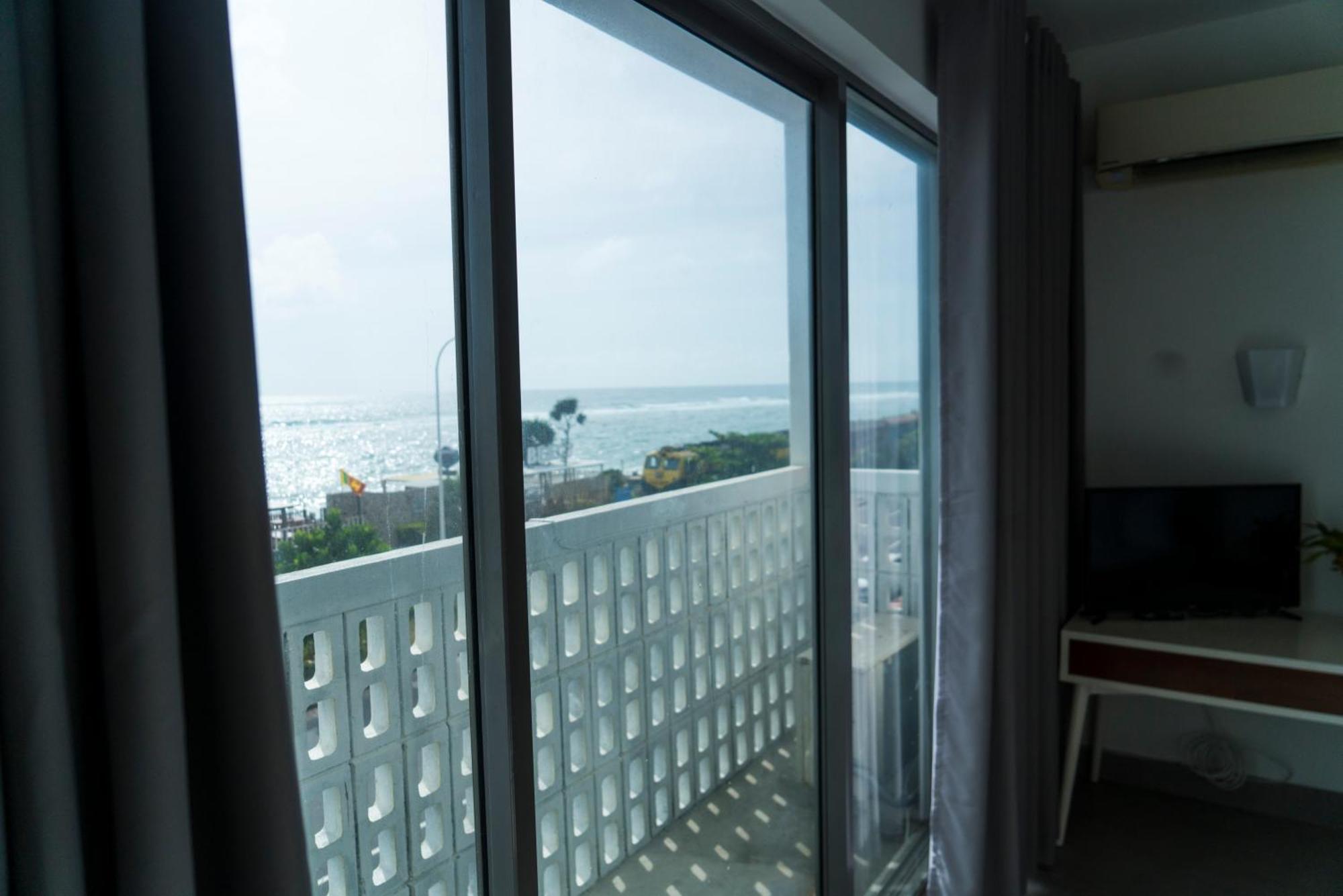 Four Petals Inn Colombo Extérieur photo