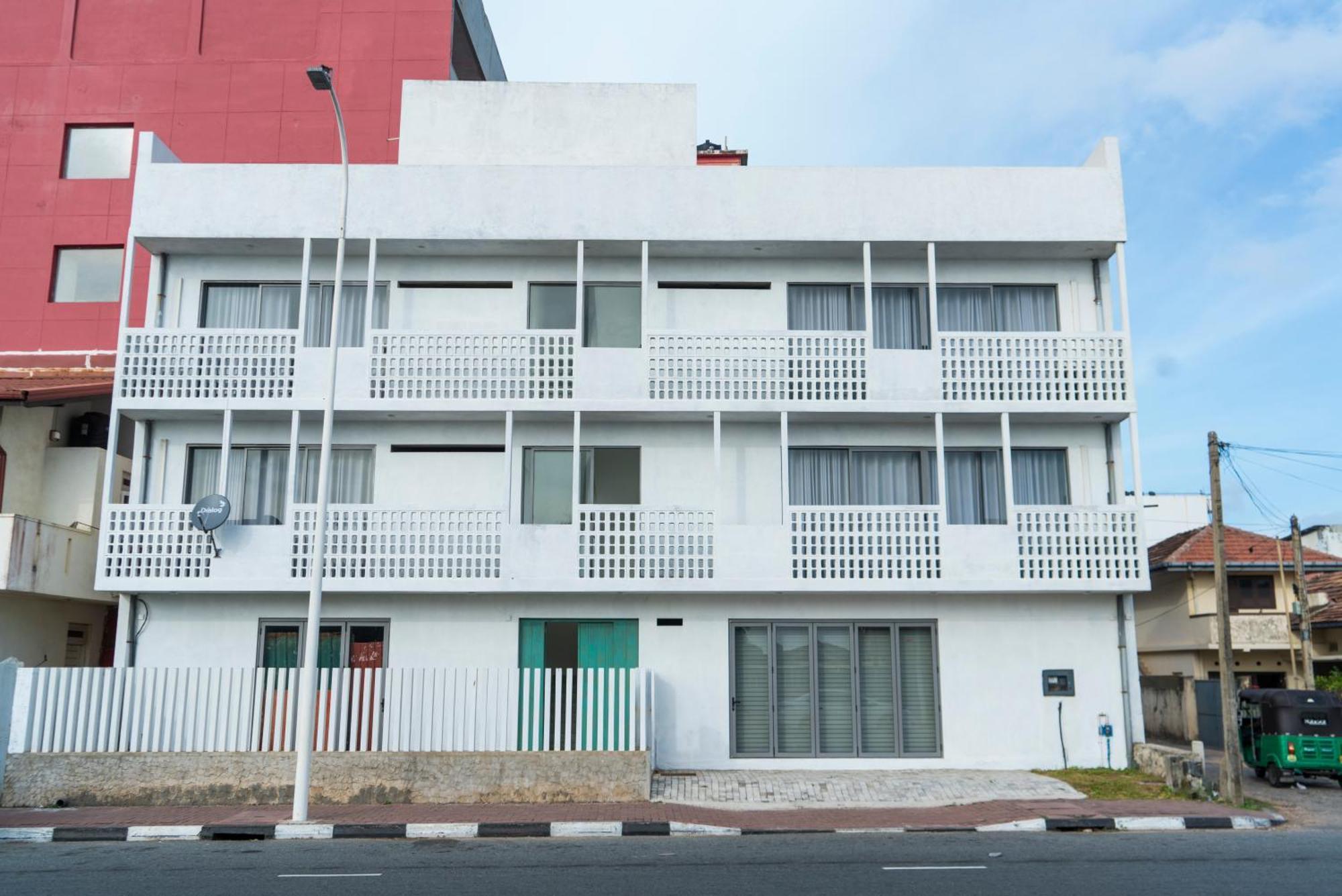 Four Petals Inn Colombo Extérieur photo