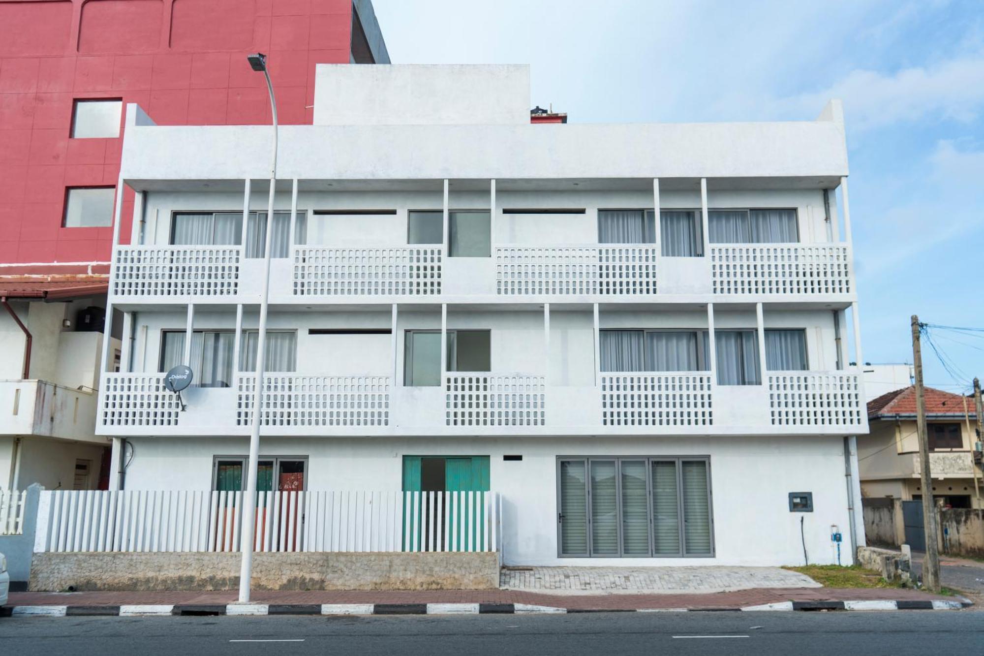 Four Petals Inn Colombo Extérieur photo