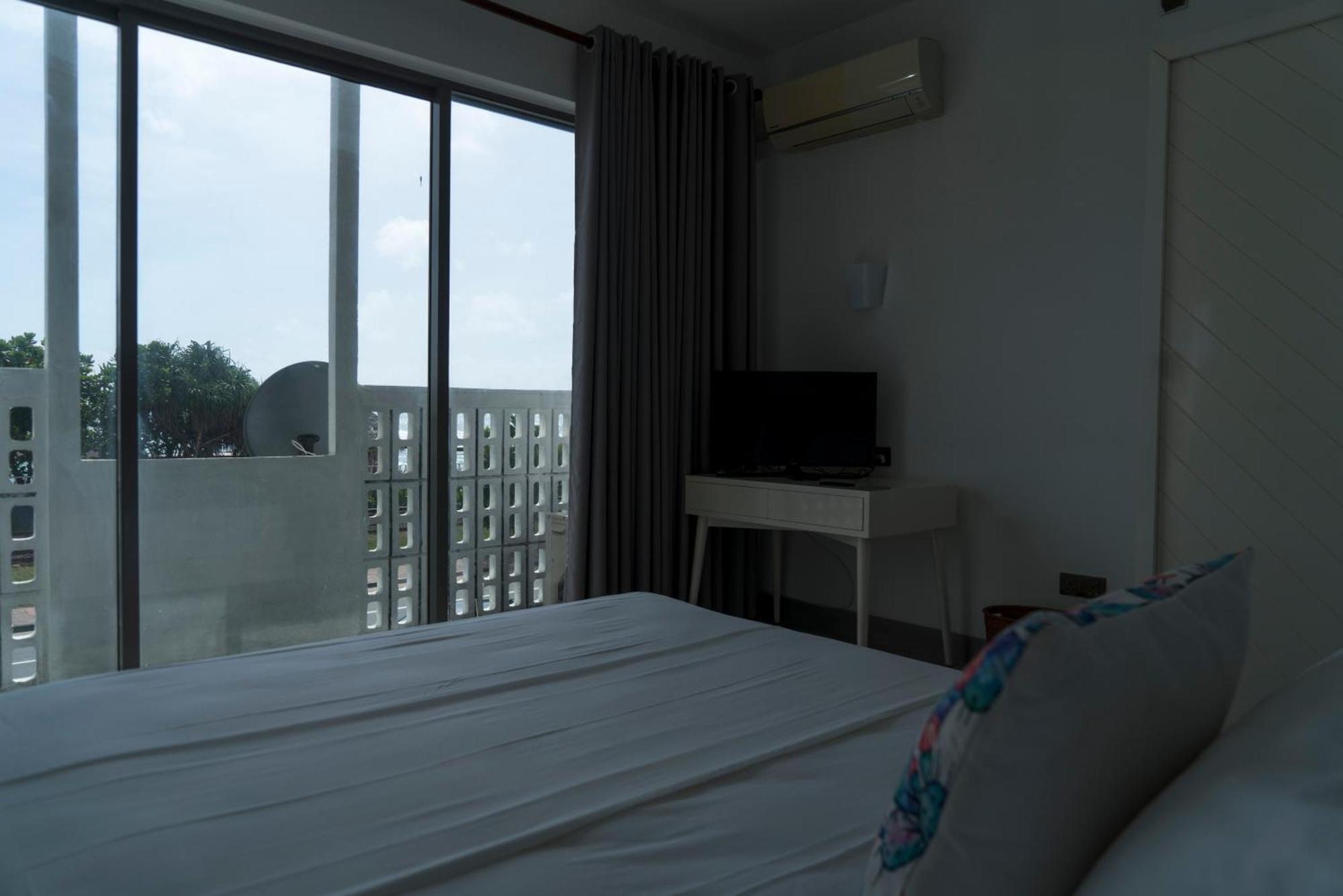 Four Petals Inn Colombo Extérieur photo