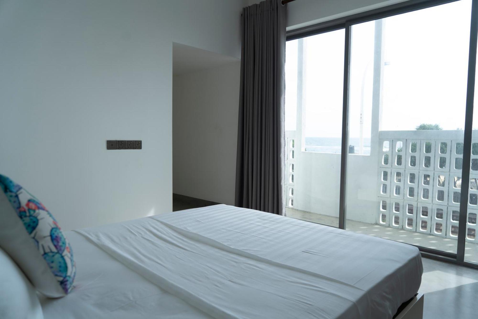 Four Petals Inn Colombo Extérieur photo